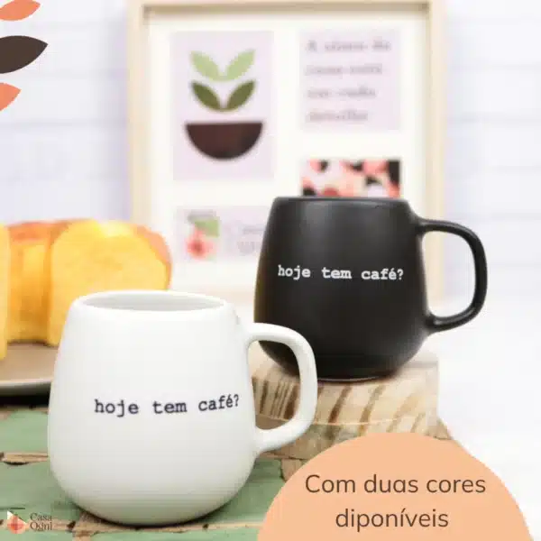 Canecas de café em cores branca e preta.