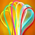Fios coloridos brilhantes em fundo amarelo.