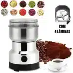 Moedor de café com quatro lâminas e grãos variados.