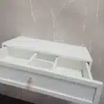 Gaveteiro branco estilo moderno com divisórias