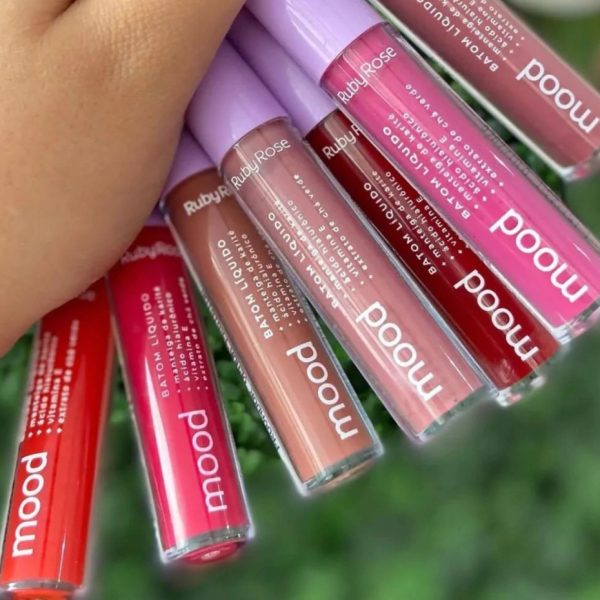 Batom líquido matte Ruby Rose com karité e hialurônico em embalagem