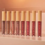 Batom líquido soft blur Glass Ruby Rose HB-579 com efeito blur e acabamento glass