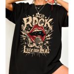 blusa feminina rock preta com estampa de boca e microfone estilo street style