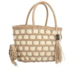 Bolsa feminina de ráfia Meire Bauarte com design artesanal e alça resistente