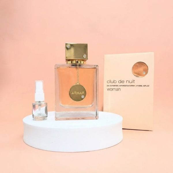 Perfume feminino Club de Nuit Woman frasco elegante 100ml original