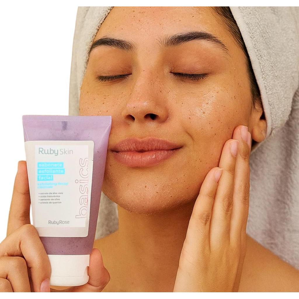 Sabonete facial esfoliante Ruby Skin da Ruby Rose para limpeza e renovação da pele